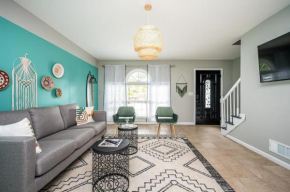 NEW ENTIRE PLACE Cozy 2B2B with King Bed SP1263